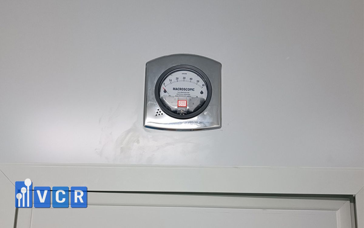 yếu tố ảnh hưởng đến giá đồng hồ chênh áp vcr