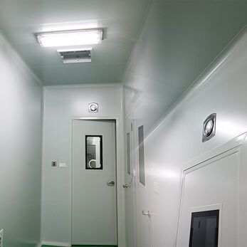 Selecting the Perfect Differential Pressure Gauge for Your Cleanroom