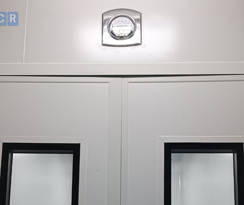 Differential Pressure Gauge for Fume Hoods and Laboratory Fume Cabinets