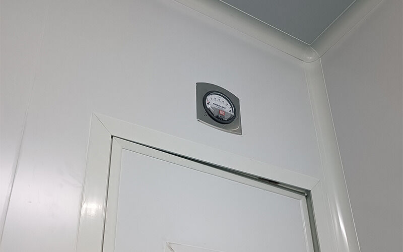 Chênh áp phòng giảm khi hệ thống chuyển sang chế độ ban đêm