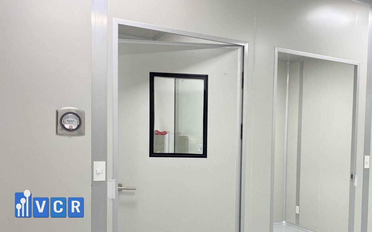 So sánh đồng hồ chênh áp cơ và điện tử